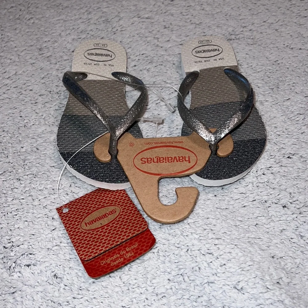 Havaianas flip flops sandals , size 9 childrens , NWT